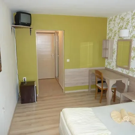 Szálloda Zarya 2*