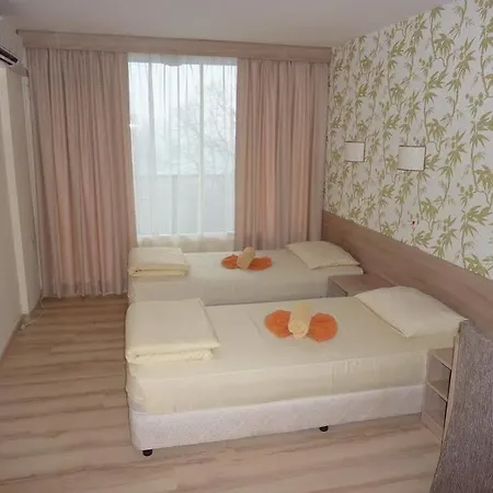 Szálloda Zarya 2*